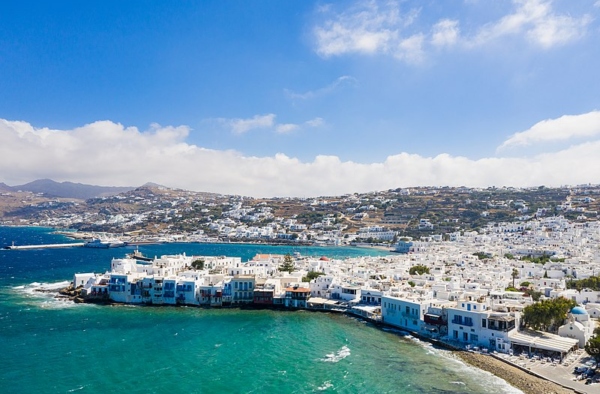 England heroes Grealish, Mount, Philips, White, and Chilwell visit Mykonos for a holiday trip after Euro 2020