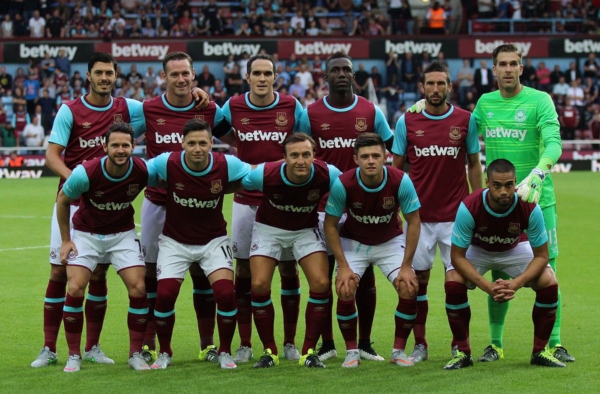West Ham players confront AZ Alkmaar fans who attacked